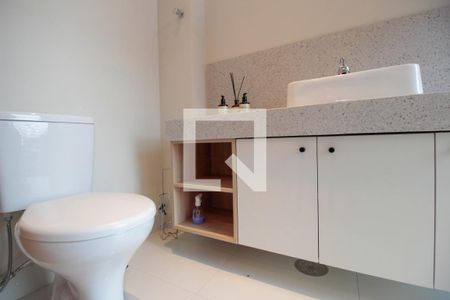 Casa à venda com 103m², 3 quartos e 2 vagasBanheiro da Suíte 2