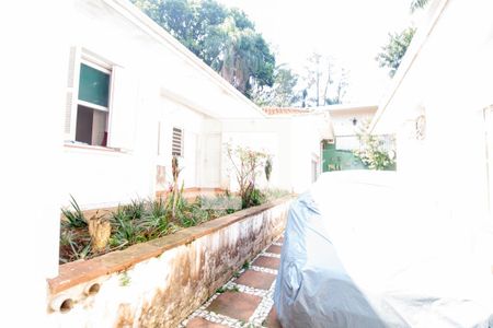Casa à venda com 1700m², 5 quartos e 4 vagasQuintal