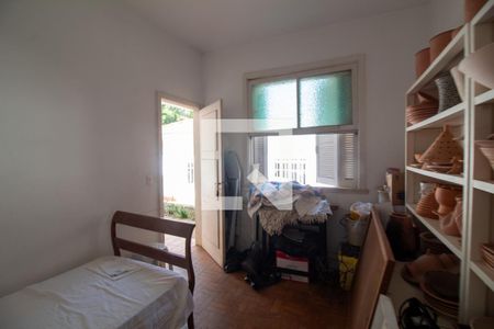 Casa à venda com 1700m², 5 quartos e 4 vagasQuarto de Serviço