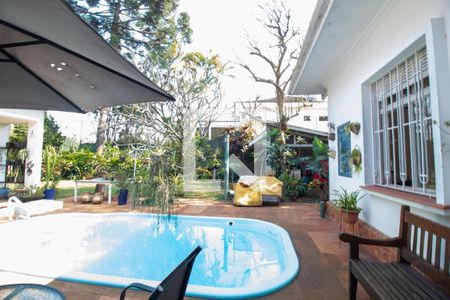 Casa à venda com 1700m², 5 quartos e 4 vagasPiscina