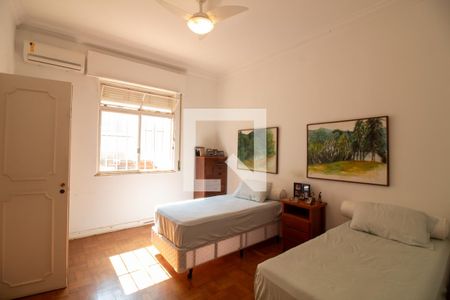 Casa à venda com 1700m², 5 quartos e 4 vagasQuarto 2