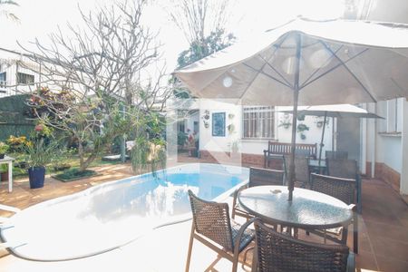 Casa à venda com 1700m², 5 quartos e 4 vagasPiscina