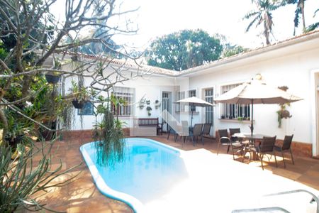 Casa à venda com 1700m², 5 quartos e 4 vagasPiscina