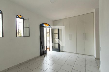 Casa para alugar com 180m², 3 quartos e 3 vagasSuíte 