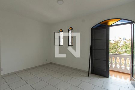 Casa para alugar com 180m², 3 quartos e 3 vagasSuíte 