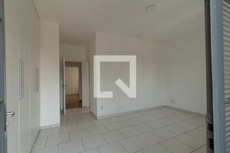 Casa para alugar com 180m², 3 quartos e 3 vagasSuíte 