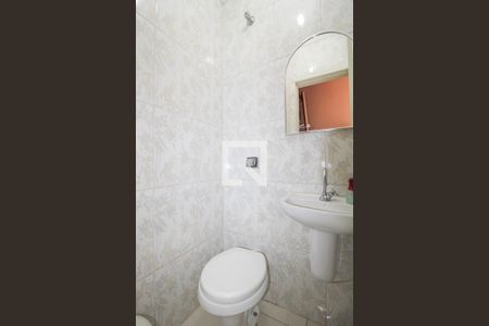 Casa à venda com 110m², 3 quartos e 2 vagasBanheiro Área externa 