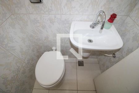 Casa à venda com 110m², 3 quartos e 2 vagasBanheiro Área externa 