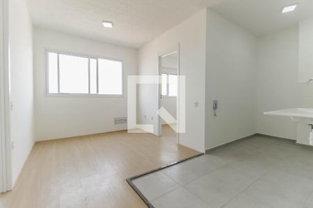 Sala de apartamento para alugar com 2 quartos, 36m² em Conjunto Residencial José Bonifácio, São Paulo