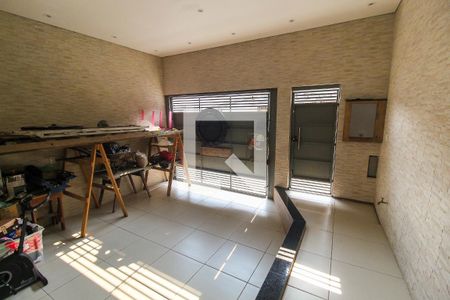Garagem de casa à venda com 4 quartos, 280m² em Itaquera, São Paulo