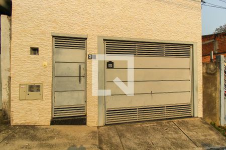 Fachada de casa à venda com 4 quartos, 280m² em Itaquera, São Paulo