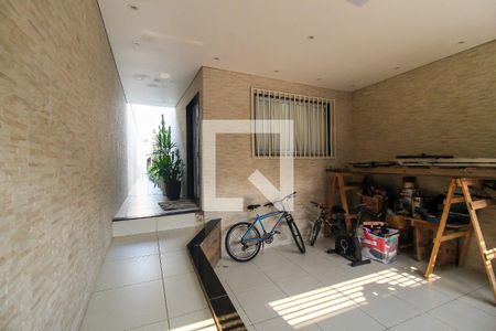 Garagem de casa à venda com 4 quartos, 280m² em Itaquera, São Paulo