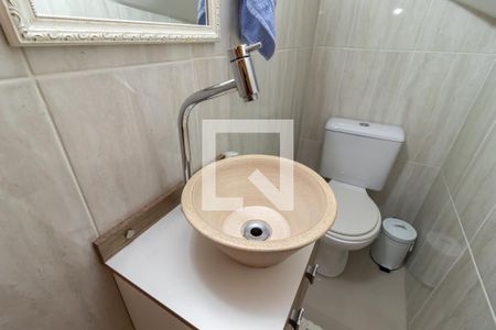 Casa de condomínio à venda com 127m², 3 quartos e 2 vagasLavabo