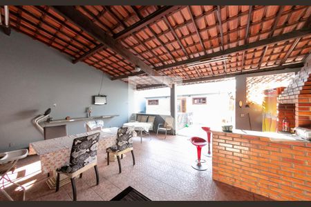 Casa à venda com 400m², 3 quartos e 2 vagasÁrea comum