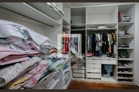 Casa à venda com 400m², 3 quartos e 2 vagasCloset