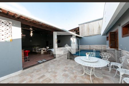 Casa à venda com 400m², 3 quartos e 2 vagasÁrea comum