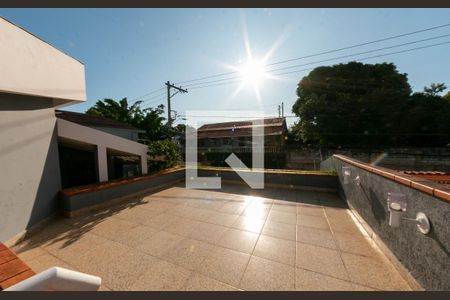 Casa à venda com 400m², 3 quartos e 2 vagasVaranda