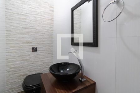 Casa à venda com 143m², 2 quartos e 2 vagasBanheiro da Suíte