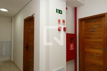 Apartamento para alugar com 38m², 2 quartos e sem vagaÁrea comum - Saguão do andar