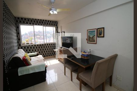 Sala de apartamento para alugar com 2 quartos, 59m² em Olaria, Rio de Janeiro