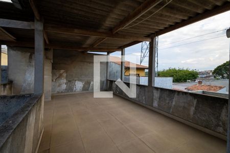 Casa à venda com 130m², 3 quartos e 2 vagasTerraço