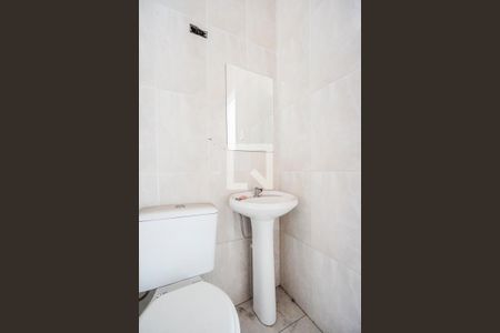 Casa à venda com 160m², 3 quartos e 1 vagaBanheiro social 02