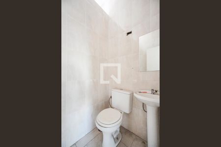 Casa à venda com 160m², 3 quartos e 1 vagaBanheiro social 02