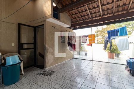 Casa à venda com 180m², 3 quartos e 1 vagaLavanderia