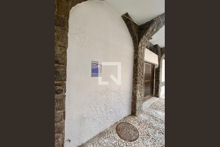 Studio à venda com 30m², 1 quarto e sem vaga Studio à venda com 30m², 1 quarto e sem vagaFachada com cartaz QA