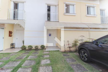 Casa de condomínio à venda com 85m², 3 quartos e 2 vagas Casa de condomínio à venda com 85m², 3 quartos e 2 vagasFachada