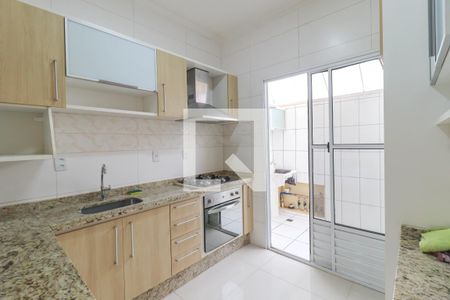 Casa de condomínio à venda com 85m², 3 quartos e 2 vagas Casa de condomínio à venda com 85m², 3 quartos e 2 vagasCozinha e Área de Serviço