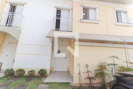 Casa de condomínio à venda com 85m², 3 quartos e 2 vagas Casa de condomínio à venda com 85m², 3 quartos e 2 vagasFachada