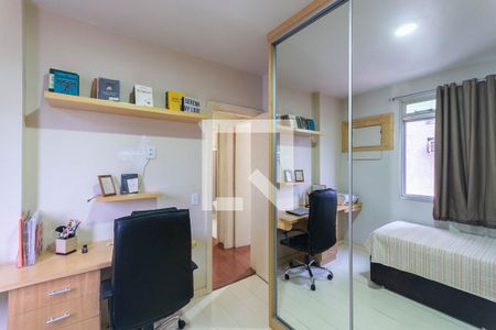 Apartamento à venda com 77m², 2 quartos e 2 vagasQuarto