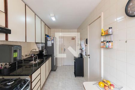 Apartamento à venda com 77m², 2 quartos e 2 vagasCozinha