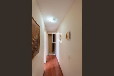 Apartamento à venda com 77m², 2 quartos e 2 vagasCorredor