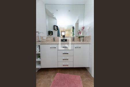 Apartamento à venda com 147m², 3 quartos e 2 vagasBanheiro da Suíte