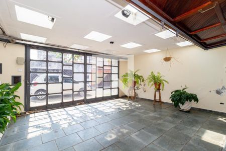 Garagem de casa para alugar com 4 quartos, 180m² em Vila Invernada, São Paulo