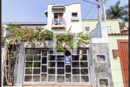 Fachada de casa para alugar com 4 quartos, 180m² em Vila Invernada, São Paulo