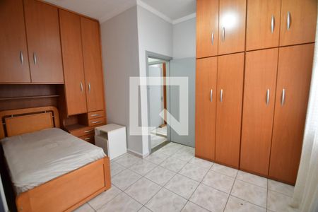 Casa à venda com 120m², 5 quartos e 2 vagasQuarto 3
