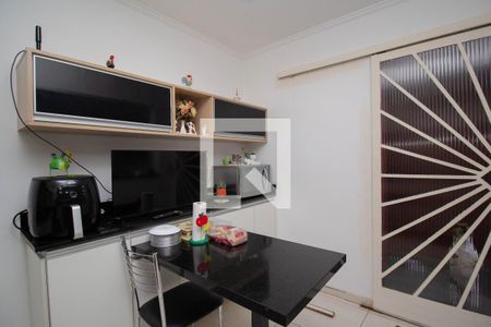 Casa à venda com 108m², 3 quartos e 2 vagas Casa à venda com 108m², 3 quartos e 2 vagasCozinha