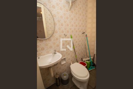 Casa à venda com 108m², 3 quartos e 2 vagas Casa à venda com 108m², 3 quartos e 2 vagasBanheiro de Serviço