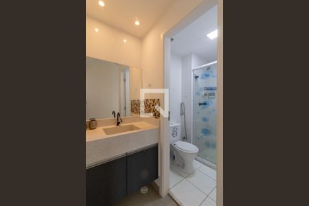 Banheiro de apartamento para alugar com 2 quartos, 47m² em Vila Galvão, Guarulhos