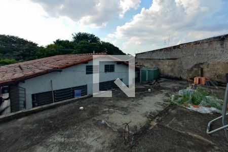 Casa à venda com 280m², 2 quartos e 4 vagas Casa à venda com 280m², 2 quartos e 4 vagasQuintal