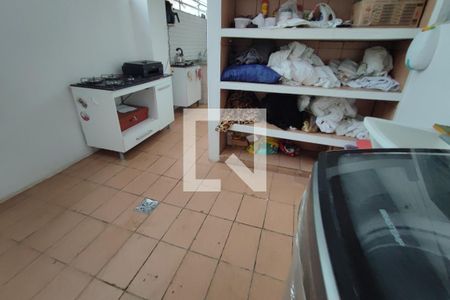 Casa à venda com 280m², 2 quartos e 4 vagas Casa à venda com 280m², 2 quartos e 4 vagasÁrea de Serviço