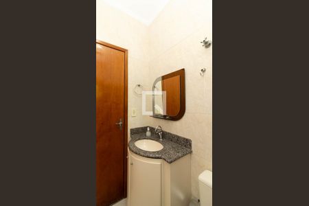 Casa à venda com 143m², 3 quartos e 4 vagas Casa à venda com 143m², 3 quartos e 4 vagasBanheiro 2