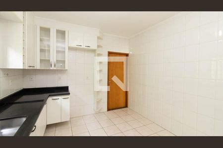 Casa à venda com 143m², 3 quartos e 4 vagas Casa à venda com 143m², 3 quartos e 4 vagasCozinha