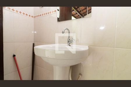 Casa à venda com 143m², 3 quartos e 4 vagas Casa à venda com 143m², 3 quartos e 4 vagasLavabo