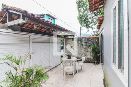 Casa de condomínio à venda com 200m², 3 quartos e 2 vagas Casa de condomínio à venda com 200m², 3 quartos e 2 vagasÁrea externa