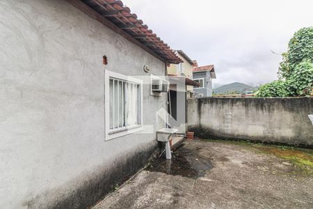 Casa de condomínio à venda com 200m², 3 quartos e 2 vagas Casa de condomínio à venda com 200m², 3 quartos e 2 vagasÁrea de Serviço