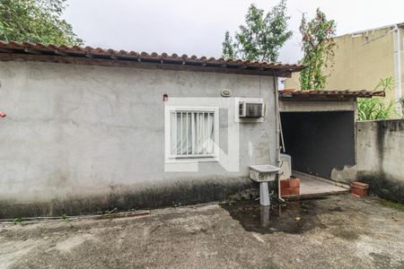 Casa de condomínio à venda com 200m², 3 quartos e 2 vagas Casa de condomínio à venda com 200m², 3 quartos e 2 vagasÁrea de Serviço